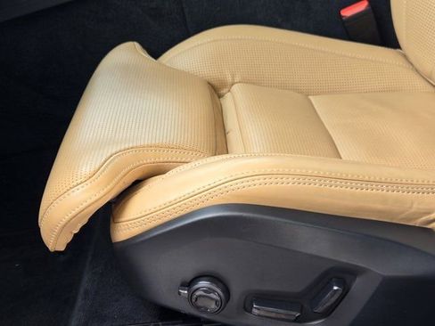Used 2023 Volvo XC60 B5 Ultimate w/ Protection Package Premier FWD image 24