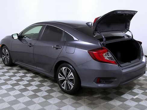 Used 2018 Honda Civic EX-T image 10