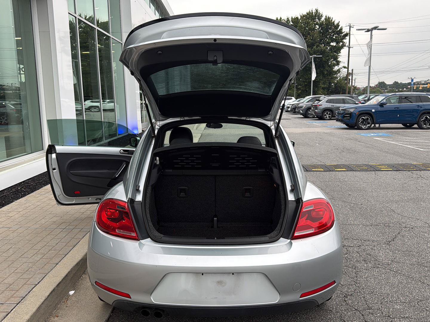 Used 2012 Volkswagen Beetle 2.5 FWD image 20