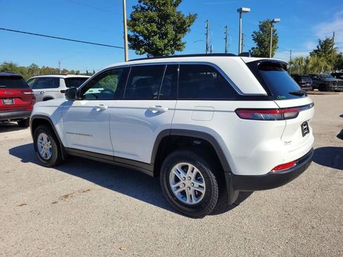 New 2025 Jeep Grand Cherokee Laredo w/ MOPAR Finishing Package image 10