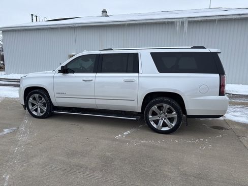 Used 2016 GMC Yukon XL Denali image 3