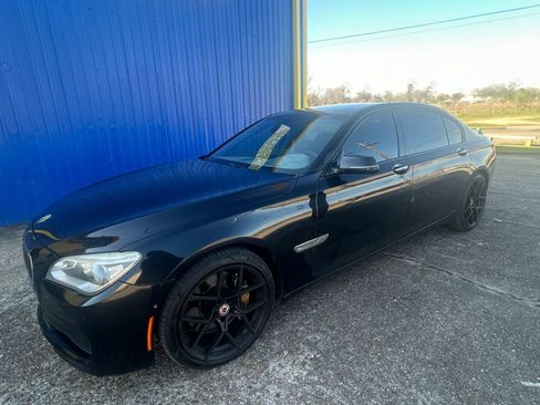 Used 2013 BMW 750Li xDrive image 2