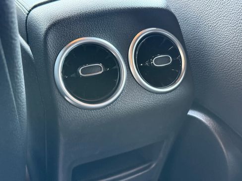 Certified 2025 Mercedes-Benz GLB 250 4MATIC image 30