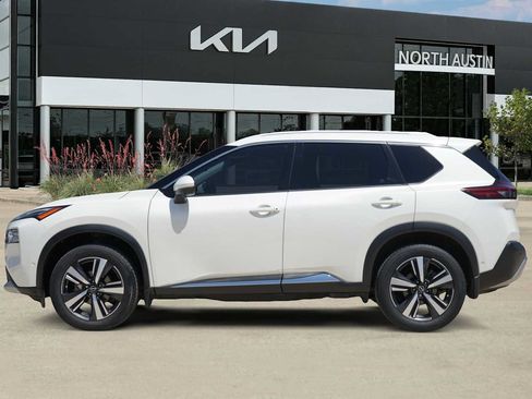 Used 2023 Nissan Rogue Platinum w/ Platinum Premium Package FWD image 3