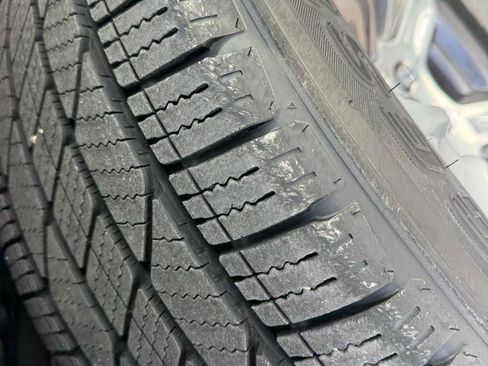 Used 2020 RAM 1500 Laramie AWD/4WD image 9