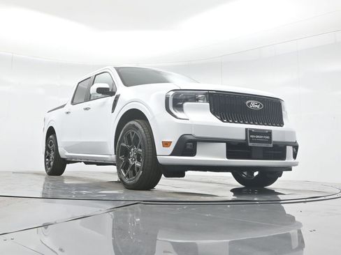 New 2025 Ford Maverick Lobo image 45