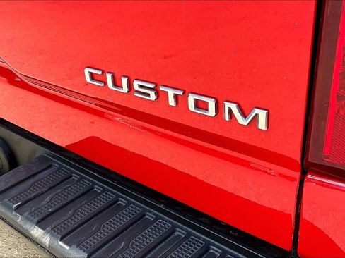 Used 2024 Chevrolet Silverado 2500 Custom w/ Custom Convenience Package AWD/4WD image 8