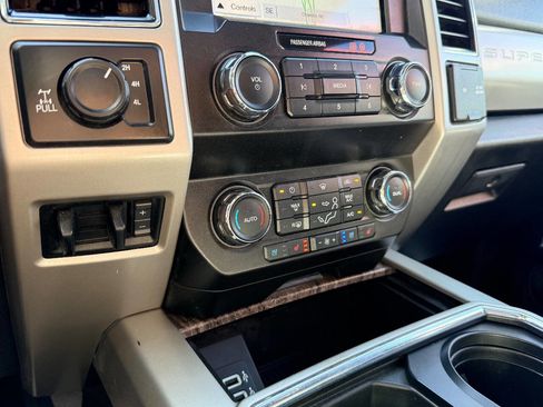 Used 2019 Ford F250 Lariat w/ Lariat Ultimate Package image 30