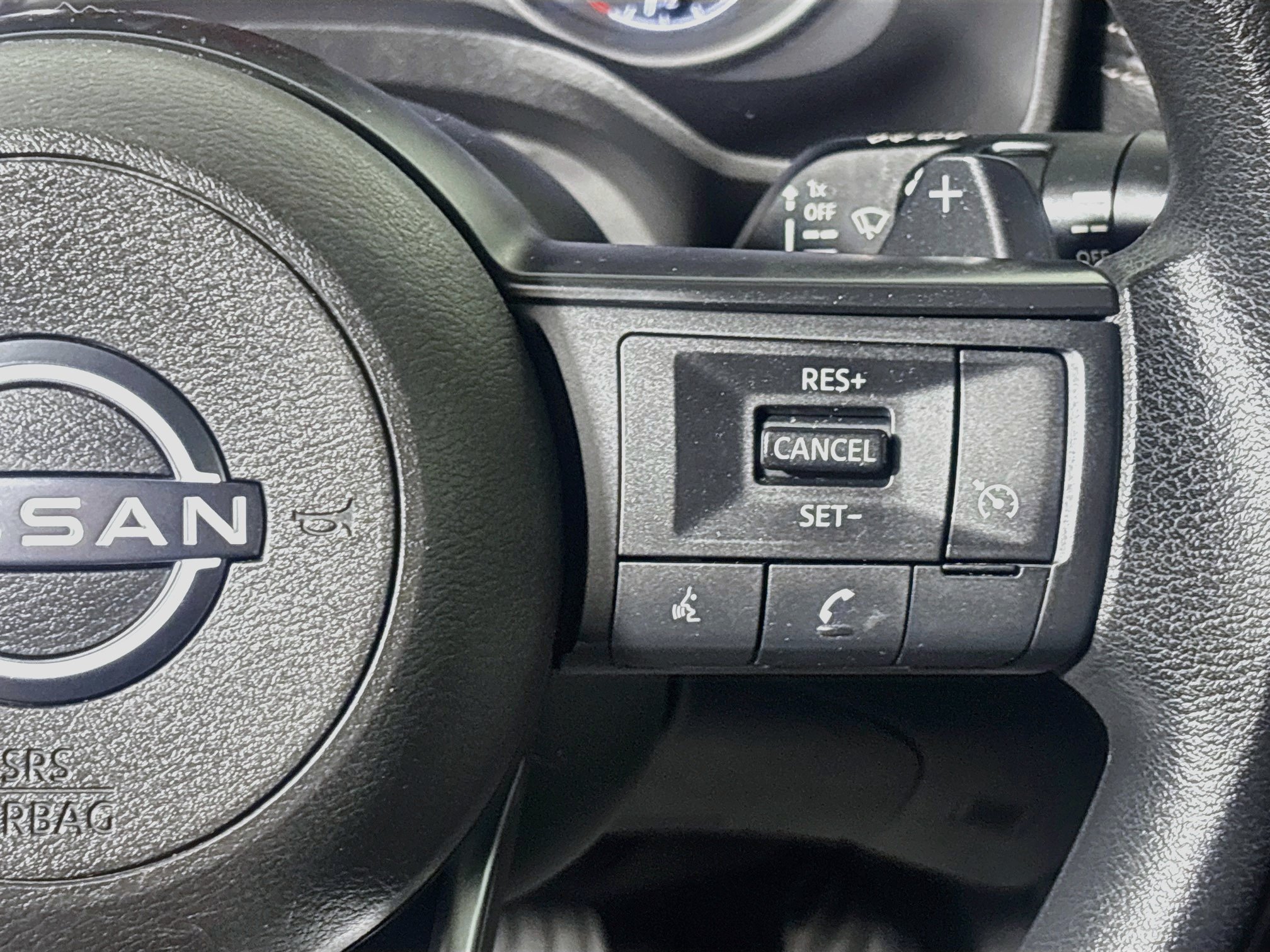Used 2024 Nissan Rogue S FWD image 19