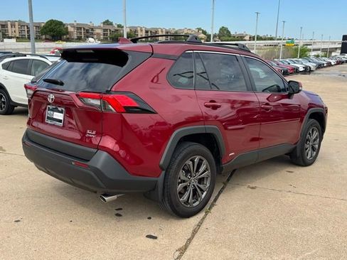 Used 2025 Toyota RAV4 XLE Premium image 6