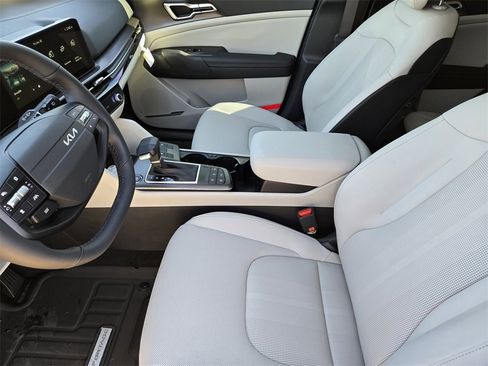 New 2026 Kia Sportage EX image 9