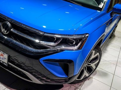 Used 2023 Volkswagen Taos SEL image 8