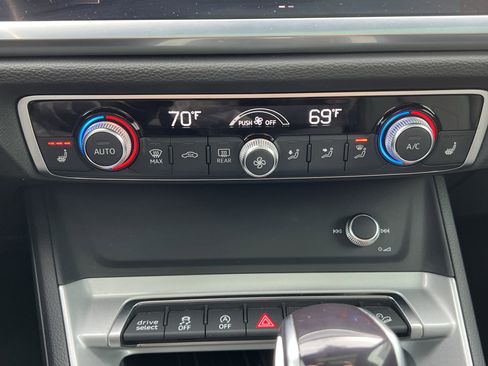 Used 2022 Audi Q3 2.0T Premium Plus w/ Premium Plus Package image 30