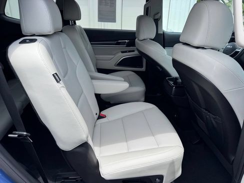 Used 2024 Kia Telluride S w/ S Sunroof Package FWD image 29