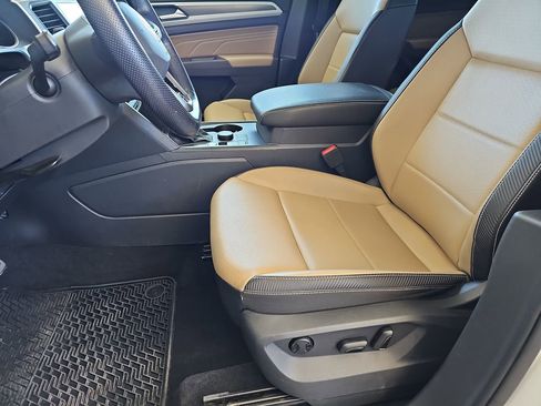 Used 2021 Volkswagen Atlas Cross Sport SE AWD/4WD image 19