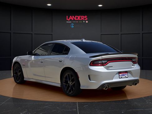 Used 2022 Dodge Charger R/T w/ Blacktop Package RWD image 2