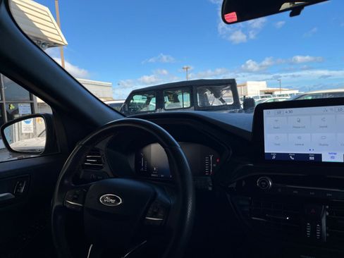 Used 2023 Ford Escape ST-Line image 34