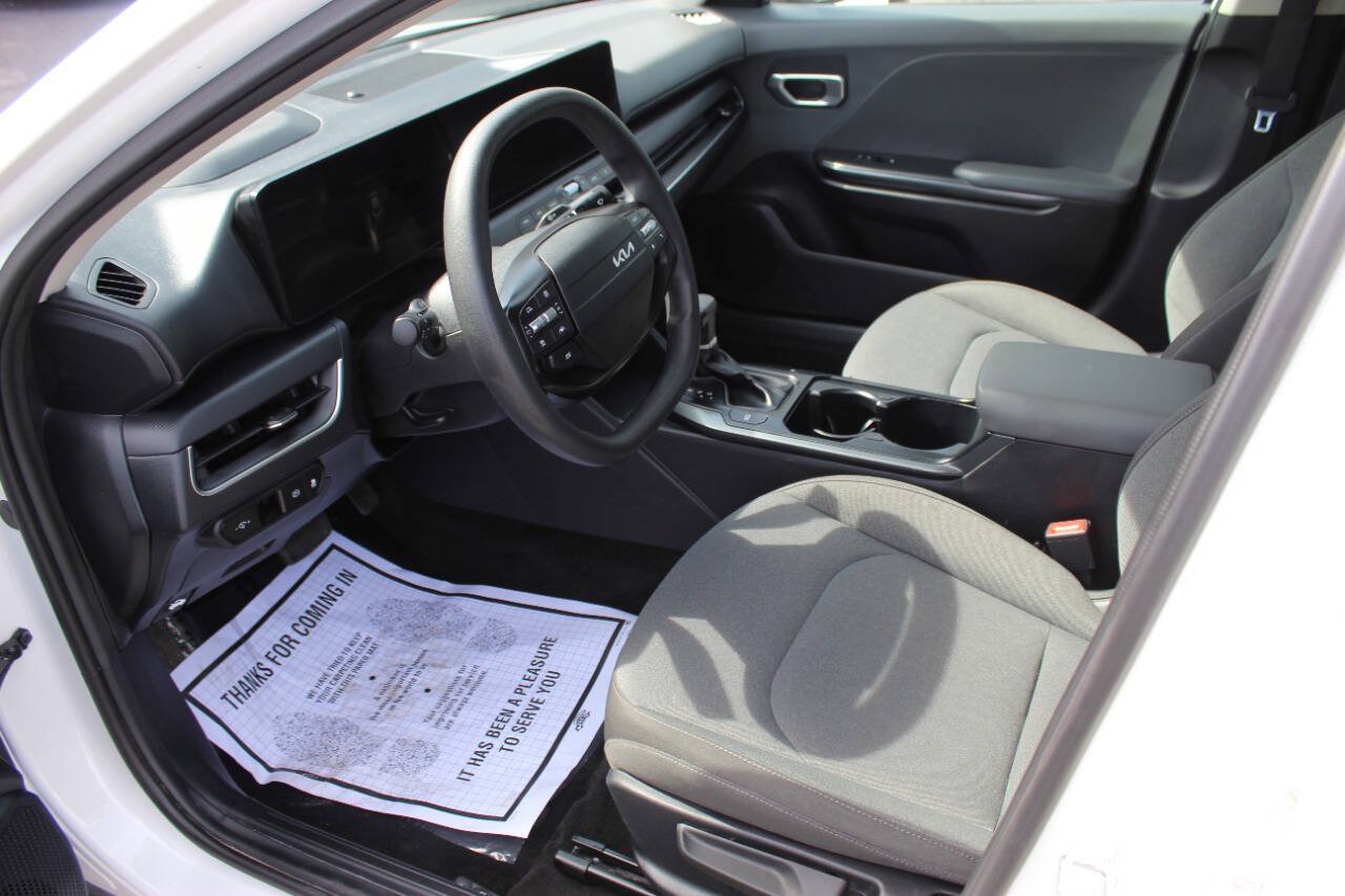 Used 2025 Kia K4 FWD image 15