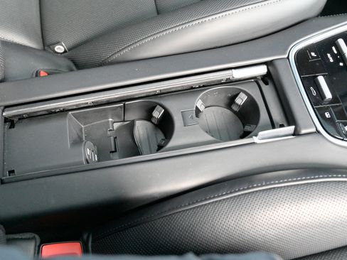 Used 2019 Porsche Panamera GTS image 50