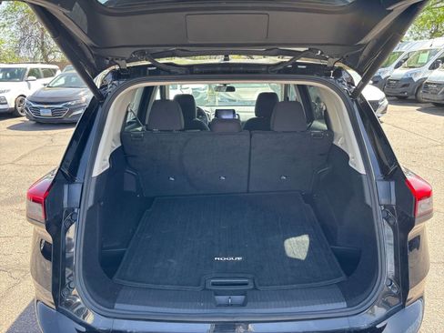 Used 2025 Nissan Rogue SV FWD image 33