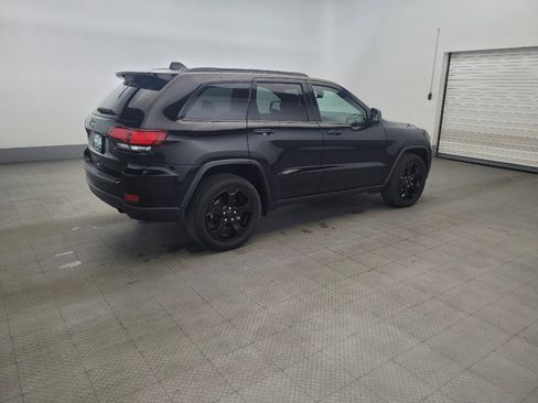Used 2019 Jeep Grand Cherokee Laredo RWD image 10