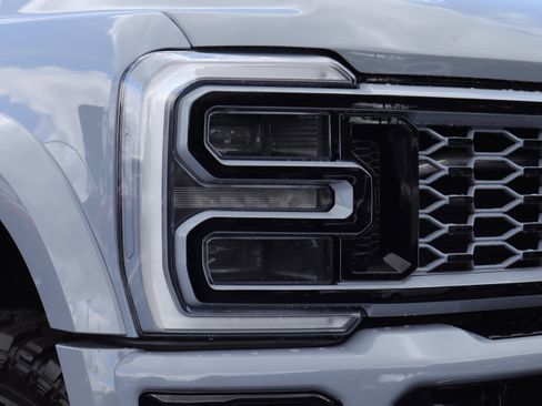Used 2024 Ford F450 Platinum w/ FX4 Off-Road Package AWD/4WD image 35