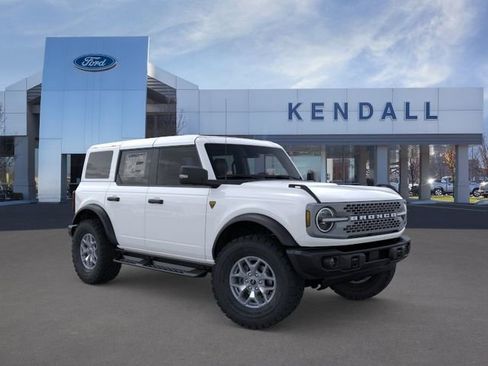 Used 2025 Ford Bronco Badlands image 7