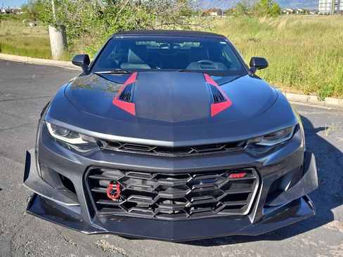 Used 2017 Chevrolet Camaro SS RWD image 13