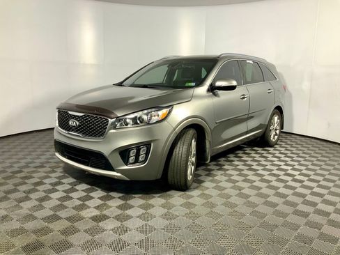 Used 2017 Kia Sorento SX image 2