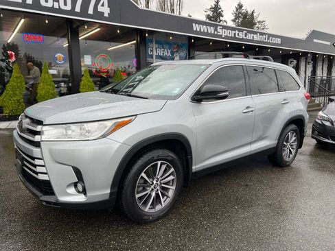 Used 2019 Toyota Highlander XLE AWD/4WD image 1
