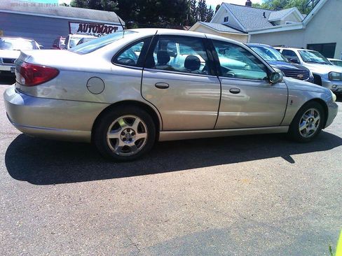Used 2003 Saturn L-Series L300 w/ Audio Pkg II FWD image 4