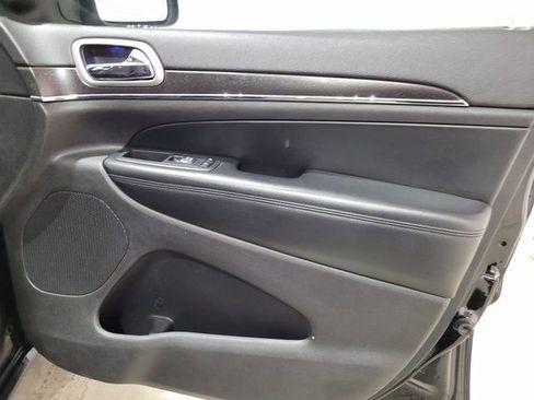 Used 2018 Jeep Grand Cherokee Limited image 52