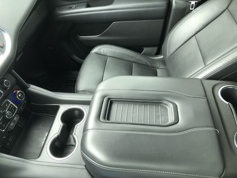 Used 2021 Chevrolet Tahoe Z71 w/ Z71 Signature Package image 19