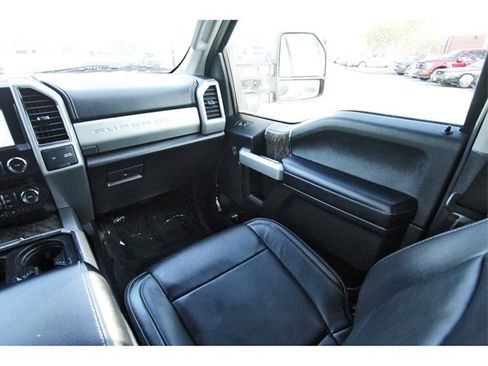 Used 2019 Ford F250 Lariat w/ Lariat Ultimate Package image 9