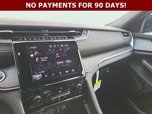 New 2025 Jeep Grand Cherokee Altitude image 23