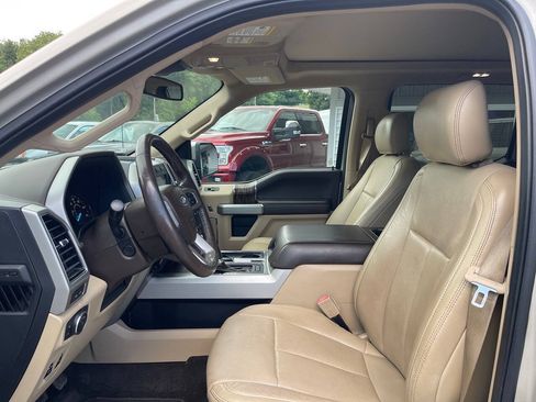 Used 2018 Ford F150 Lariat w/ Equipment Group 502A Luxury AWD/4WD image 18