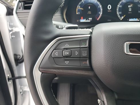 New 2026 Jeep Grand Cherokee Altitude image 33