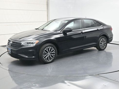 Certified 2021 Volkswagen Jetta SE FWD image 1