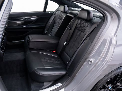 Certified 2022 BMW 750i xDrive w/ Executive Package image 17