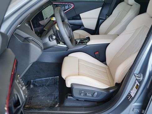 Used 2025 BMW X3 xDrive30i w/ Convenience Package image 10