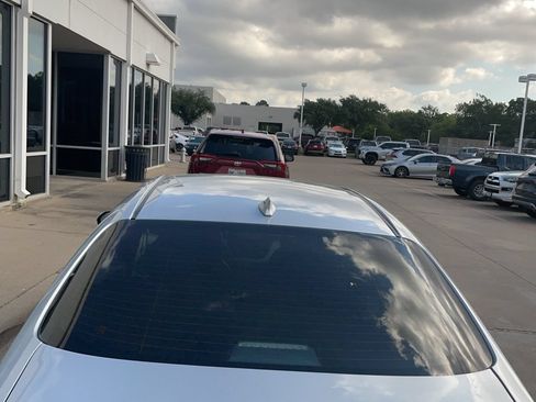 Used 2025 Toyota Corolla SE FWD image 9