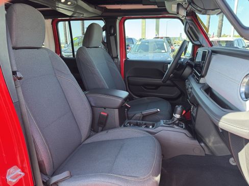Used 2025 Jeep Wrangler Unlimited Sahara w/ Safety Group AWD/4WD image 38