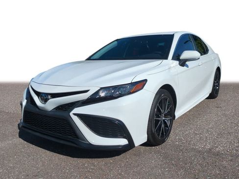 Certified 2023 Toyota Camry SE FWD image 1