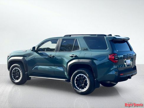 Certified 2025 Toyota 4Runner TRD Off-Road AWD/4WD image 5