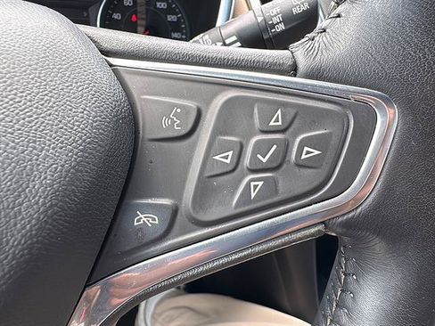 Used 2022 Chevrolet Equinox Premier AWD/4WD image 22