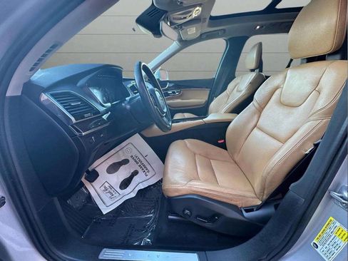 Used 2016 Volvo XC90 T6 Momentum image 7