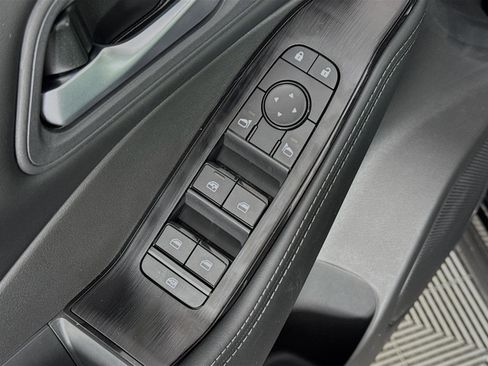 New 2026 Nissan Rogue SV FWD image 18