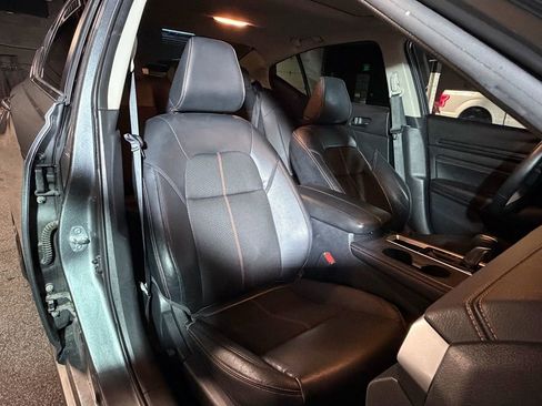 Used 2019 Nissan Altima 2.5 SR w/ SR Premium Package FWD image 17
