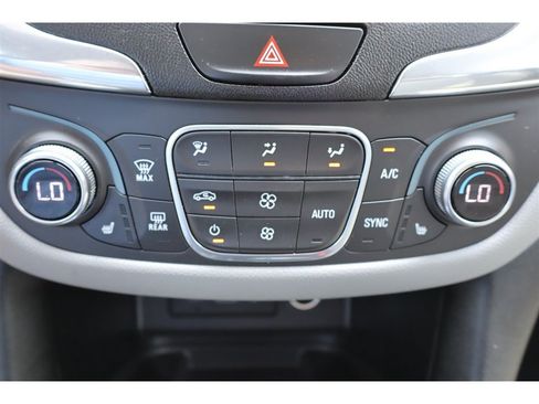 Used 2020 Chevrolet Equinox Premier FWD image 39