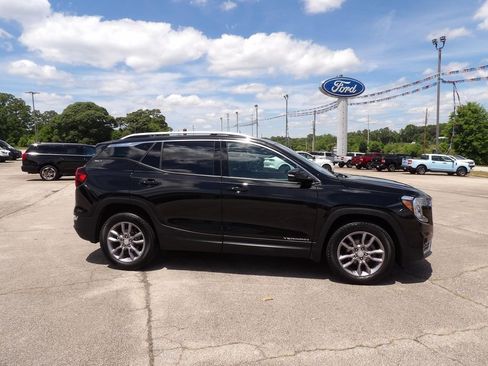 Used 2022 GMC Terrain SLT w/ Infotainment Package II AWD/4WD image 1